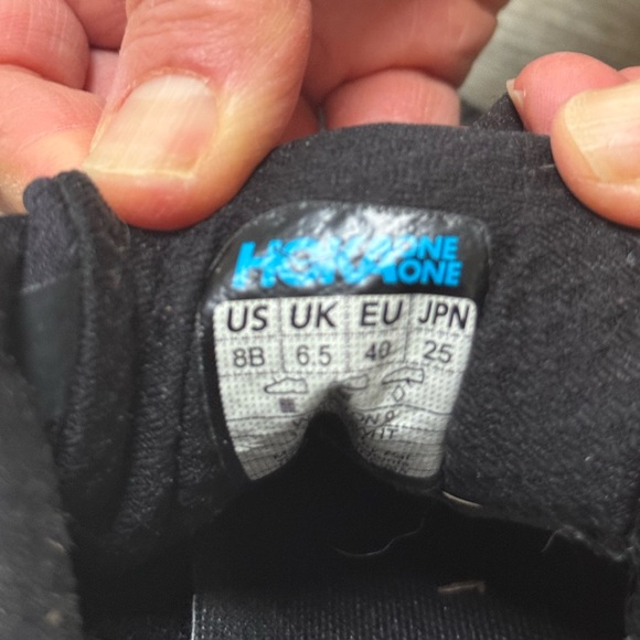 HOKA Clifton 9 Women’s Running Shoes- Black/White - Picture 11 of 11